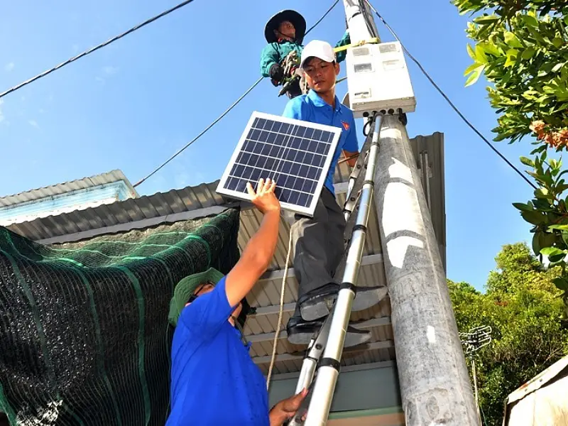 Làm sao để tối ưu hiệu suất khi tự làm đèn LED năng lượng mặt trời?