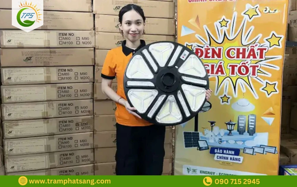 Đèn năng lượng mặt trời đĩa bay 500W
